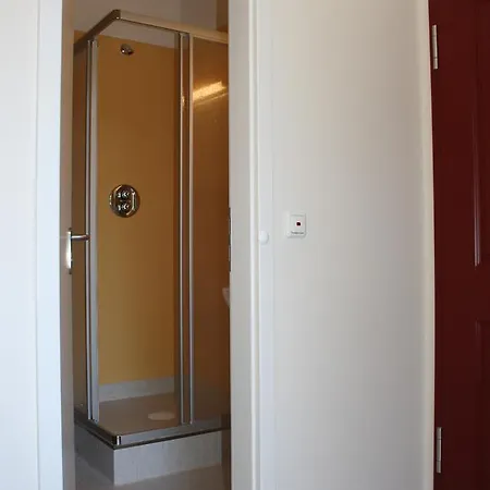 Junker Jorg Hostel *